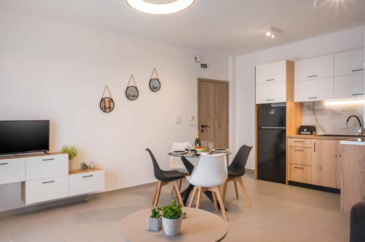 קיסאמוס Indigo Blue Seaside Deluxe Apartments מראה חיצוני תמונה